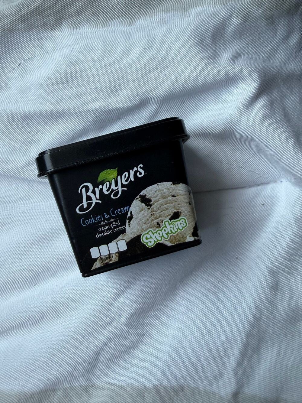 Zuru Mini Brands! Miniature Tiny Small Breyers Cookies & Cream Ice Cream Tub